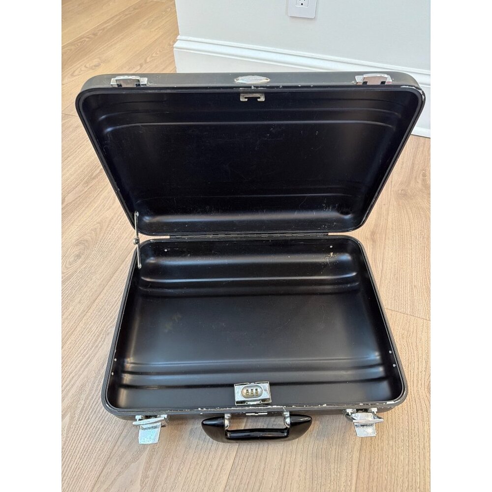 Zero Halliburton Black Hard-Shell Camera Case Wit… - image 8